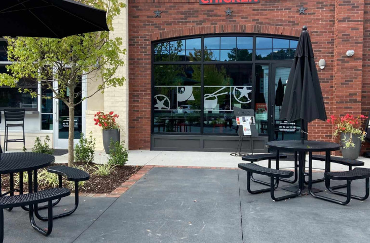 Alpharetta GA Restaurant & Bar Franchise for Sale on Main Street – Fully Equipped Mint Condition Turnkey – $150,000/w Generous Owner Financing