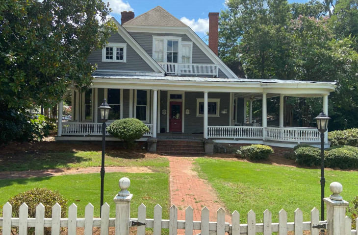 Social Circle Georgia 4,198/SF Office Building for Lease – $2500 Rent Social Circle Georgia 4,198/SF Office Building for Lease – $2500 Rent