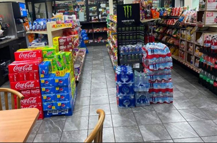 Net Profit of $15,000 Per Month! Cap Rate at 25%! C-Store with Property in Fitzgerald, GA!