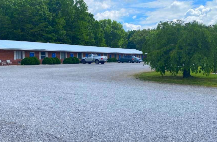 Motel and Gas Station Property in Spencer, TN only 1 hour from Chattanooga! Net Profit of $25,000 Per Month!