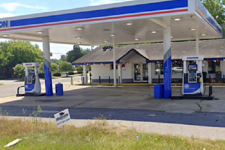 Zero Goodwill! Renovated Shutdown Gas Station for Lease in Eufaula, AL on High Traffic Street!