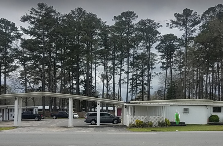 Motel and Manager’s Apartment in Butler, AL! Great Opportunity for Early Retirement!