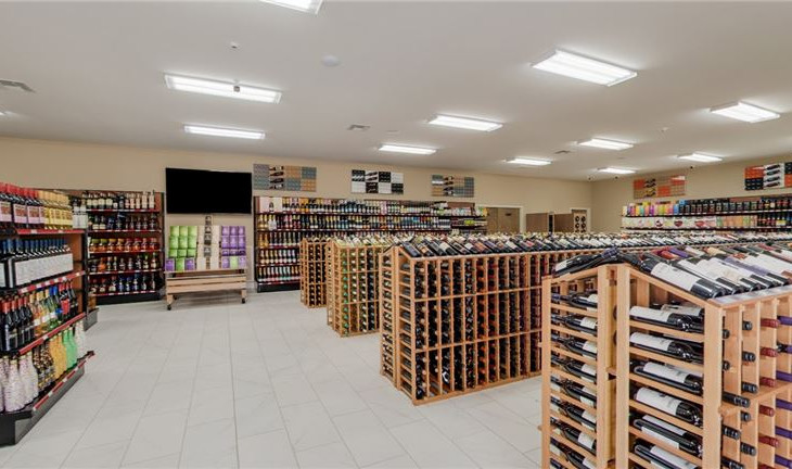 High-Volume Liquor Store with Property in Columbus, MS! Sales of $155k Per Month!