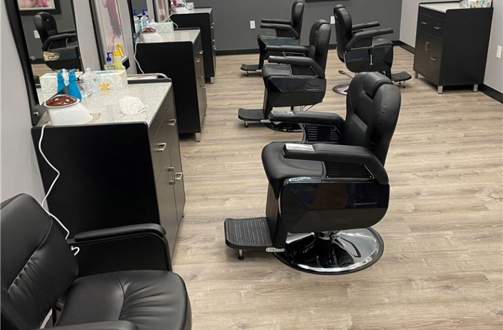 Be Your Own Boss! Established Franchised Salon in Elizabethtown, KY 1 hour from Louisville!