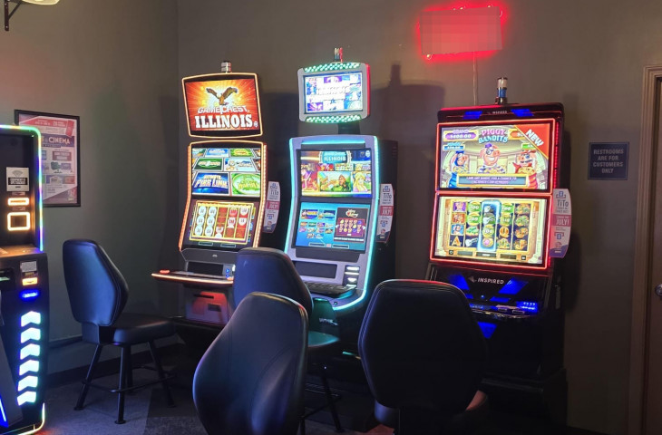 Restaurant and Game Room Business-only in Peoria, Illinois! Restaurant and Game Room Business-only in Peoria, Illinois!