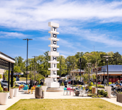 6480 Toco Hills Shopping ctr sign post